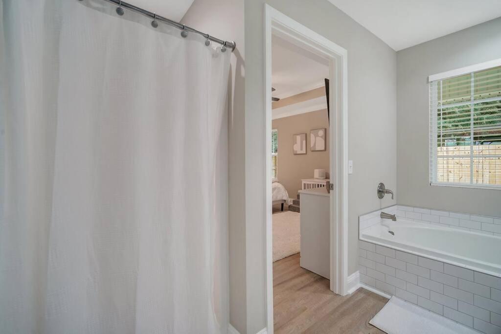 Сasa de vacaciones Beautiful New Construction Only 4 Min To Downtown! *