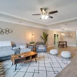 Beautiful New Construction Only 4 Min To Downtown!